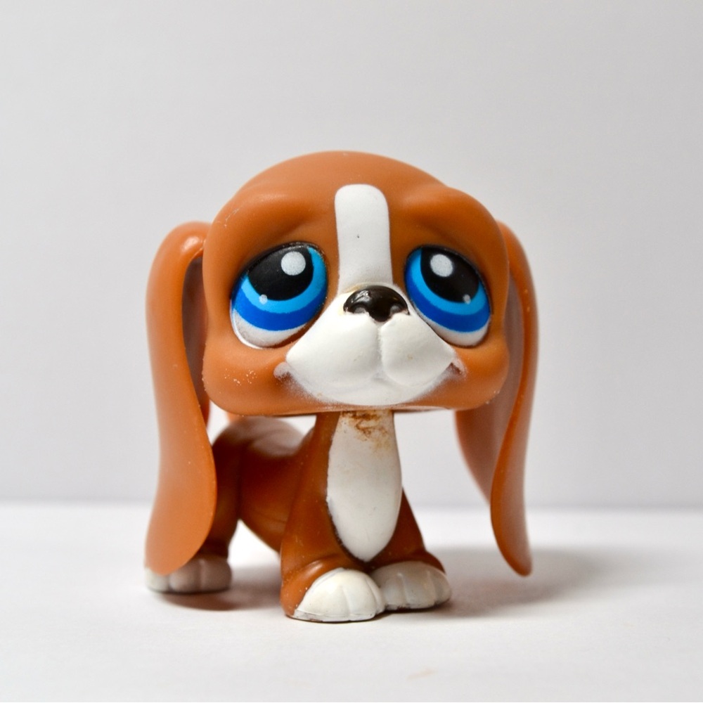 Littlest Pet Shop Authentic # 222 Brown Basset Hound Dog Blue Eyes
